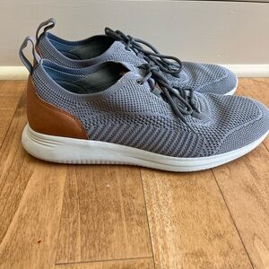 Johnston & Murphy Amherst Knit  Tennis Shoes Size 9.5. Excellent used condition